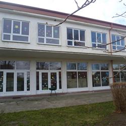 Základná škola, Skuteckého 438, Gajary