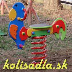 Pružinové hojdačky, strunové kolísadlá a kolotoče pre detské ihrisko