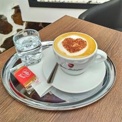 LOUZZIANA coffee bar & restaurant