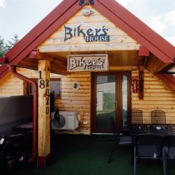 Bikers house chata a Bikers house apartmán plus virivka gigas grande pre 6 osôb