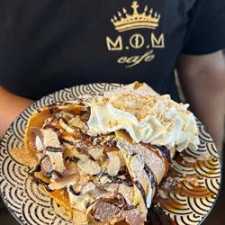 M.O.M cafe