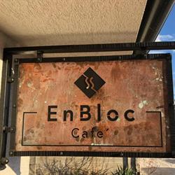 En Bloc Café
